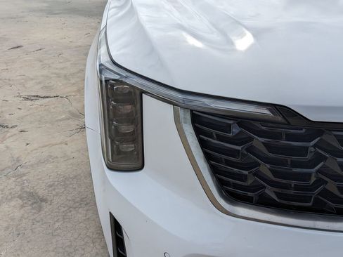 Certified 2025 Kia Sorento S FWD image 10
