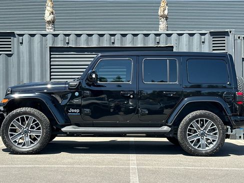 Used 2024 Jeep Wrangler High Altitude AWD/4WD image 2