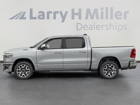 Used 2025 RAM 1500 Laramie AWD/4WD image 3