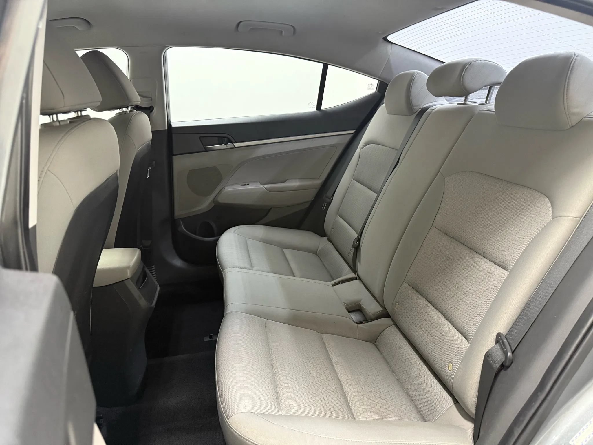 Used 2017 Hyundai Elantra SE FWD image 16
