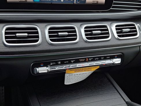 Used 2026 Mercedes-Benz GLS 450 4MATIC image 13