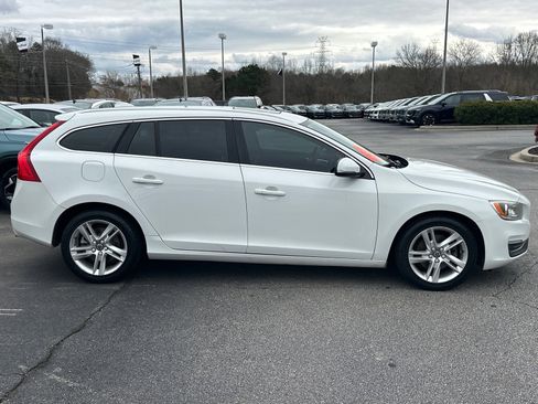 Used 2015 Volvo V60 T5 Premier image 2