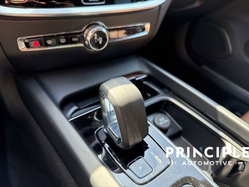 Certified 2025 Volvo V60 B5 Cross Country Plus image 15