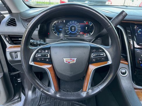 Used 2017 Cadillac Escalade ESV Premium Luxury image 33