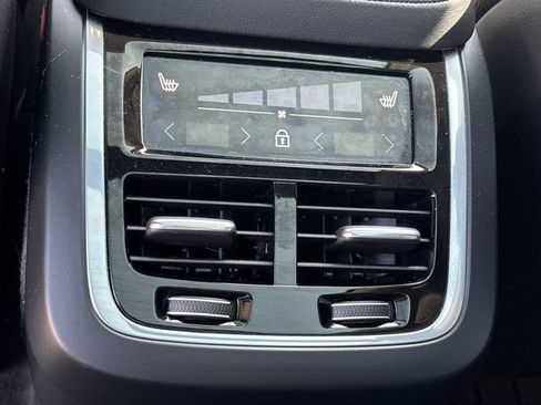 Used 2024 Volvo XC90 B5 Plus AWD/4WD image 19