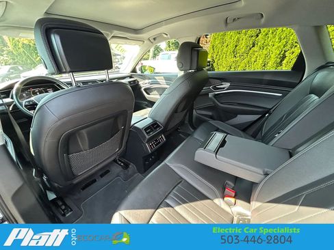 Used 2021 Audi e-tron Premium w/ Convenience Plus Package AWD/4WD image 31