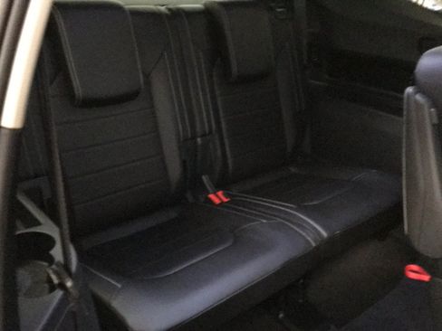 Used 2025 Volkswagen Atlas SEL AWD/4WD image 16
