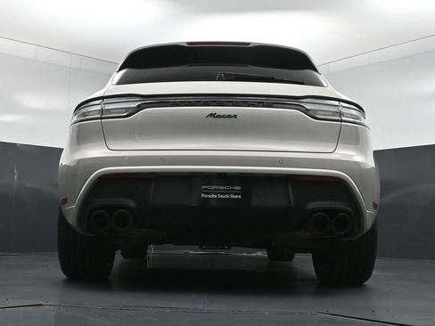 Certified 2025 Porsche Macan AWD/4WD image 27
