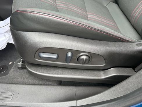 Used 2022 Chevrolet Equinox RS image 22