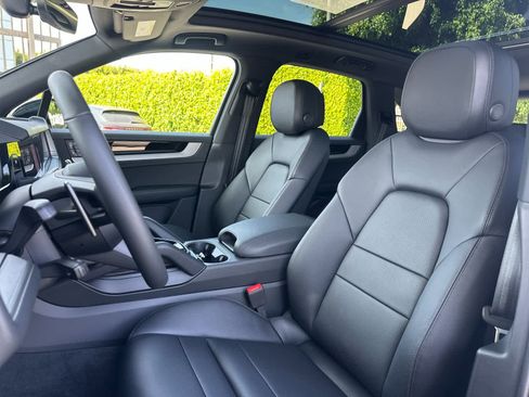 New 2026 Porsche Cayenne AWD/4WD image 5