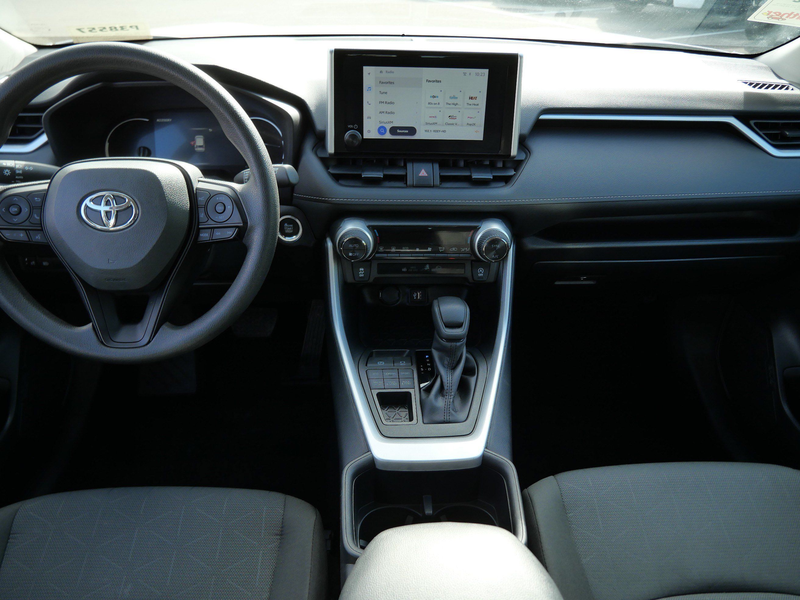 Certified 2025 Toyota RAV4 XLE AWD/4WD image 11