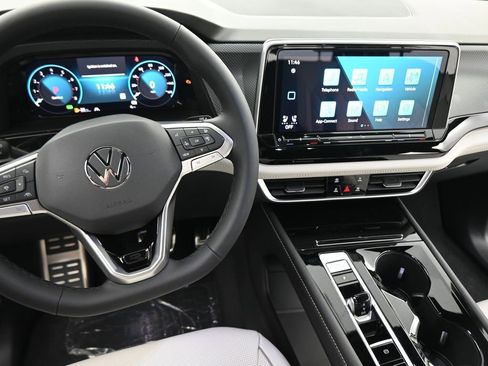 New 2026 Volkswagen Atlas Cross Sport SEL Premium R-Line AWD/4WD image 37