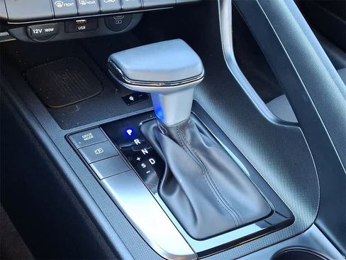 Used 2025 Hyundai Elantra Sport image 14