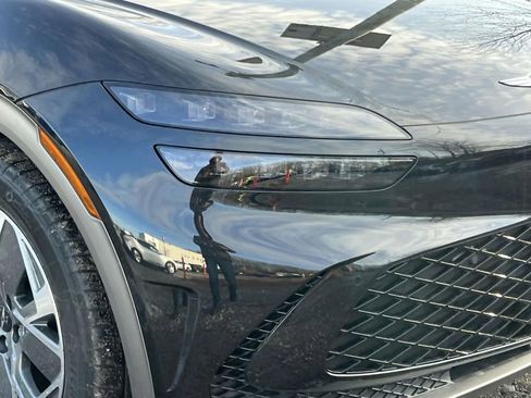 New 2025 Genesis GV60 Advanced image 7