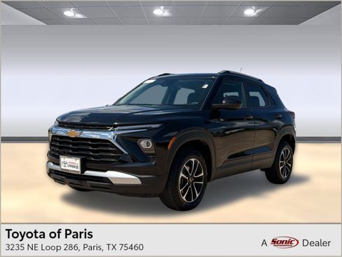 Used 2025 Chevrolet TrailBlazer LT AWD/4WD image 1