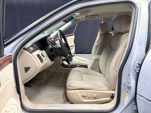 Used 2007 Cadillac DTS w/ Trunk Convenience Package FWD image 26
