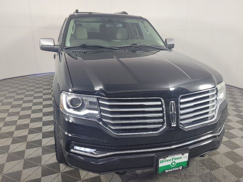 Used 2016 Lincoln Navigator Select RWD image 14