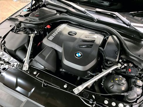 Used 2025 BMW 530i w/ Premium Package RWD image 34