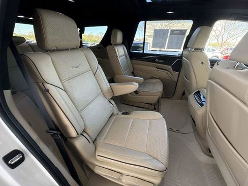 Certified 2022 Cadillac Escalade Premium Luxury AWD/4WD image 28