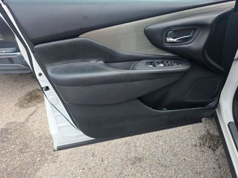 Used 2018 Nissan Murano SV AWD/4WD image 9