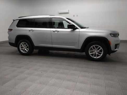 Used 2023 Jeep Grand Cherokee L Laredo image 11