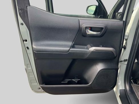 Certified 2023 Toyota Tacoma TRD Off-Road image 17