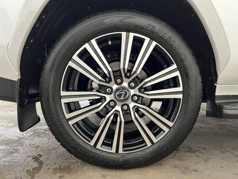 Used 2022 Lexus LX 600 4WD w/ Appearance Package image 41