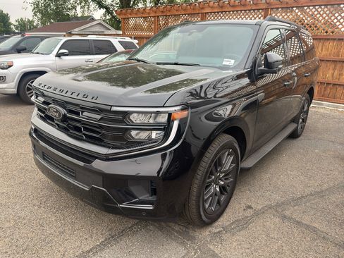 Used 2026 Ford Expedition Platinum w/ Stealth Appearance Package AWD/4WD image 1