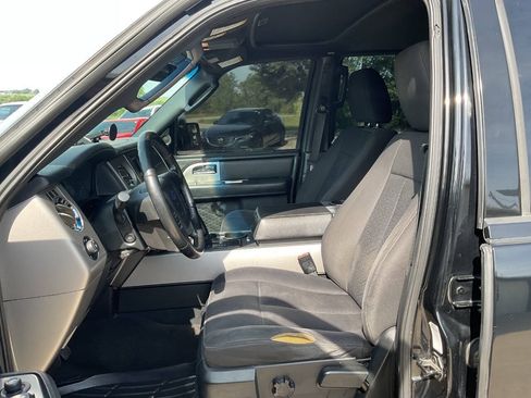 Used 2017 Ford Expedition EL XLT RWD image 16
