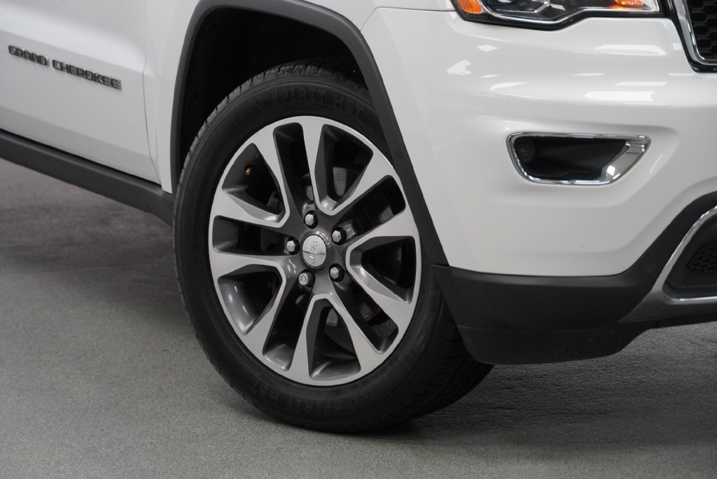 Used 2018 Jeep Grand Cherokee Limited AWD/4WD image 9