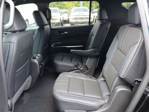 New 2026 Chevrolet Traverse High Country w/ LPO, Floor Liner Package AWD/4WD image 23