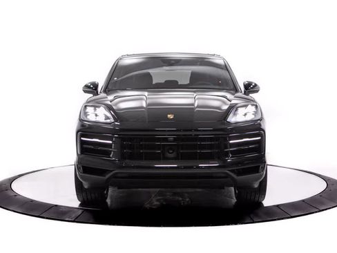 Certified 2026 Porsche Cayenne AWD/4WD image 10