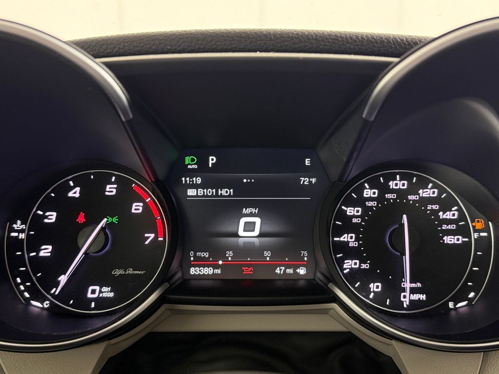 Used 2018 Alfa Romeo Giulia AWD image 37