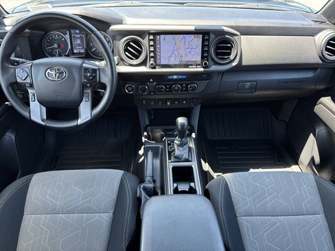 Used 2023 Toyota Tacoma TRD Off-Road w/ Technology Package AWD/4WD image 27