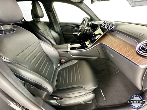 Used 2025 Mercedes-Benz GLC 350e 4MATIC image 30