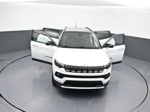 Used 2025 Jeep Compass Limited AWD/4WD image 44