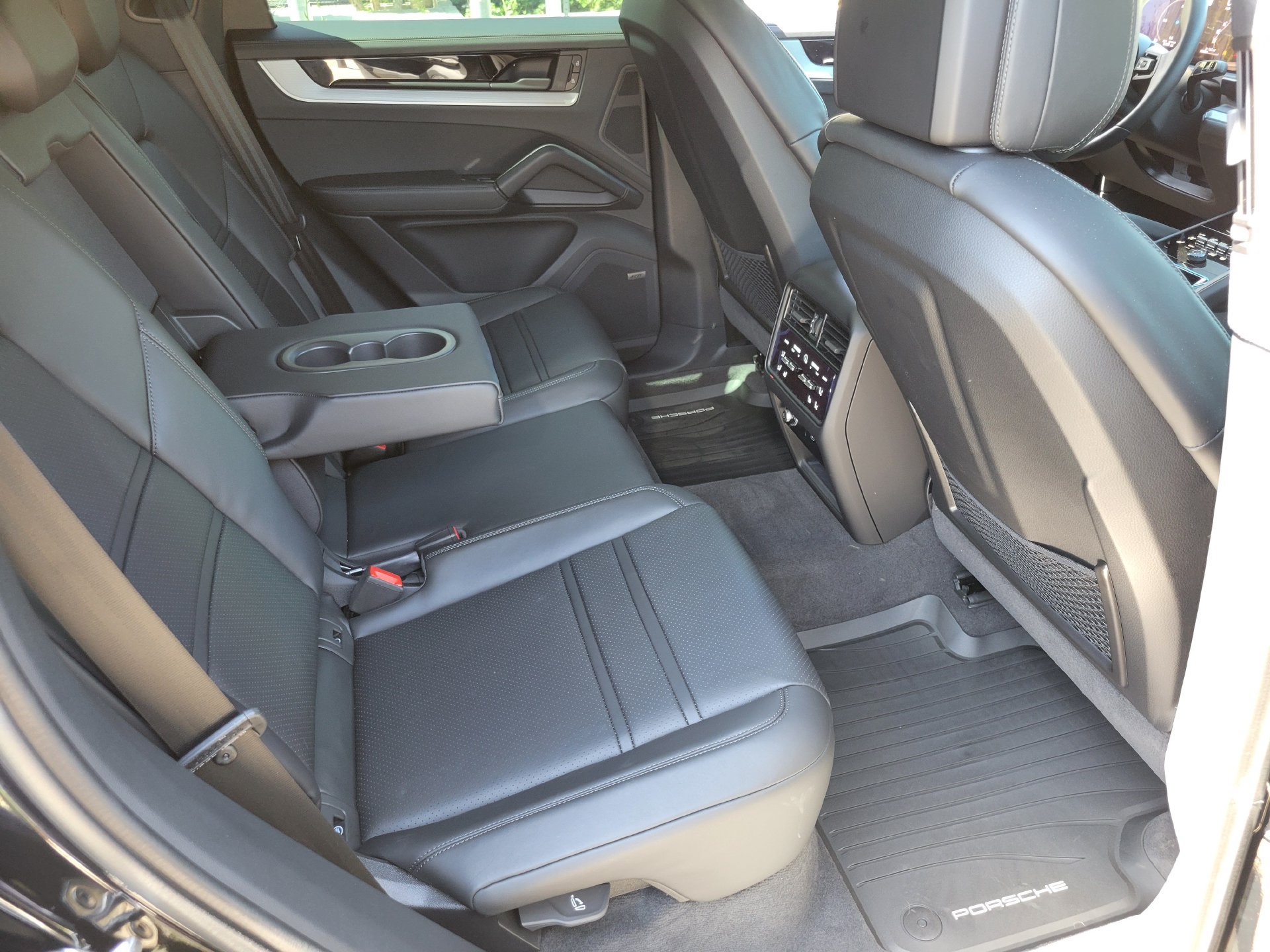 Certified 2026 Porsche Cayenne Coupe AWD/4WD image 28