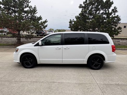 Used 2020 Dodge Grand Caravan GT FWD image 2