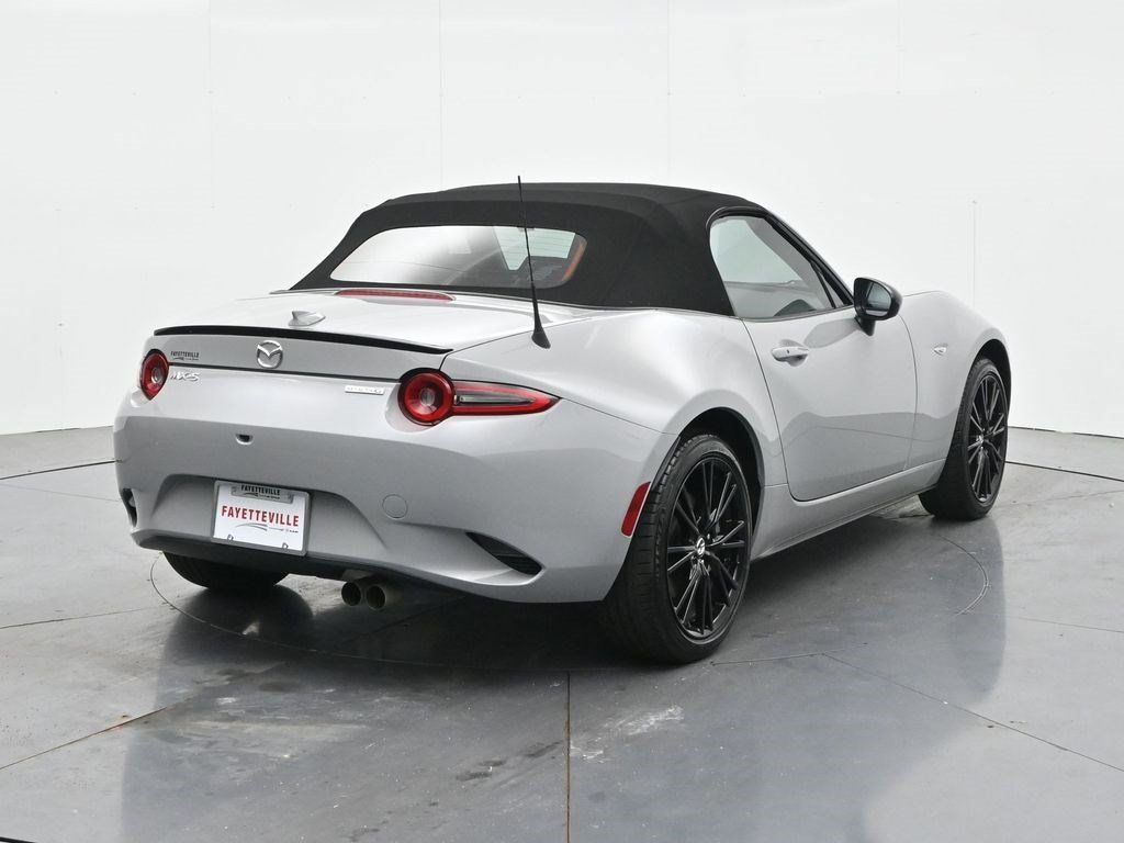 Used 2025 MAZDA MX-5 Miata Club RWD image 5