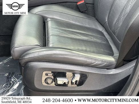 Used 2022 BMW X7 M50i w/ Executive Package AWD/4WD image 22