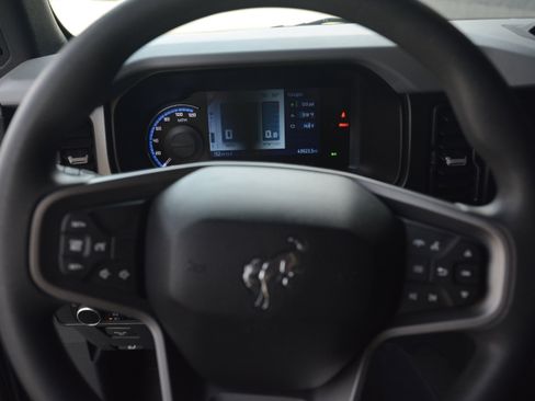 Used 2023 Ford Bronco 2-Door w/ Sasquatch Package image 17