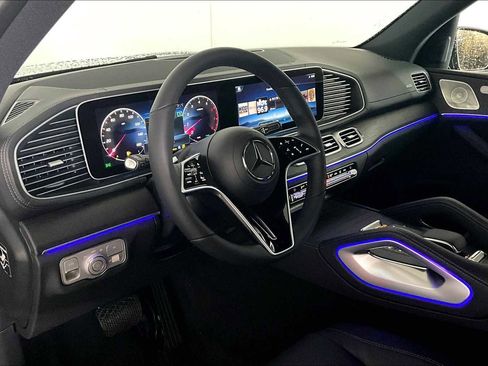 New 2025 Mercedes-Benz GLS 450 4MATIC image 10