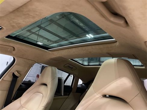 Used 2018 Porsche Panamera Turbo S Executive image 20