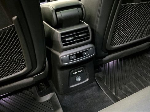 Used 2023 Audi Q4 e-tron Prestige image 35