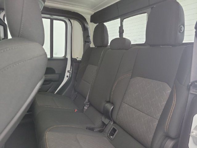 Used 2026 Jeep Gladiator Mojave AWD/4WD image 11