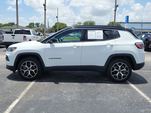 Used 2025 Jeep Compass Limited AWD/4WD image 4