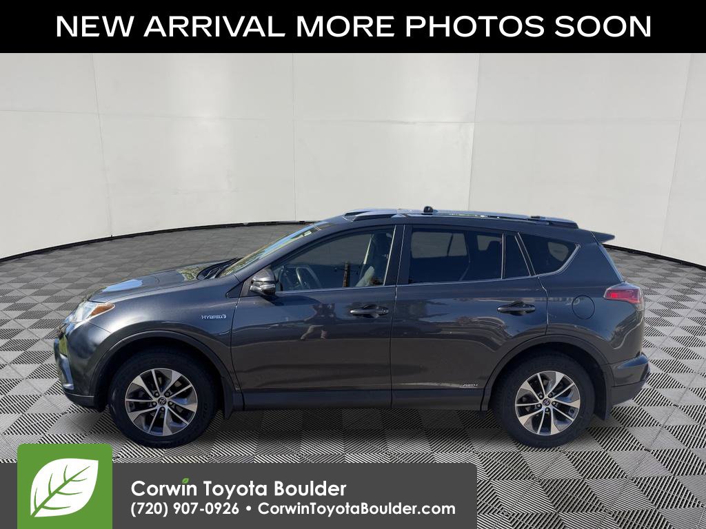 Used 2016 Toyota RAV4 XLE w/ Convenience Package AWD/4WD image 4