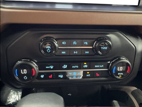 Used 2024 Ford Bronco Outer Banks AWD/4WD image 44