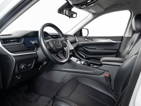 Used 2022 Jeep Grand Cherokee L Limited image 13