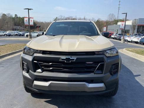Used 2024 Chevrolet Colorado Trail Boss w/ Advanced Trailering Package image 2